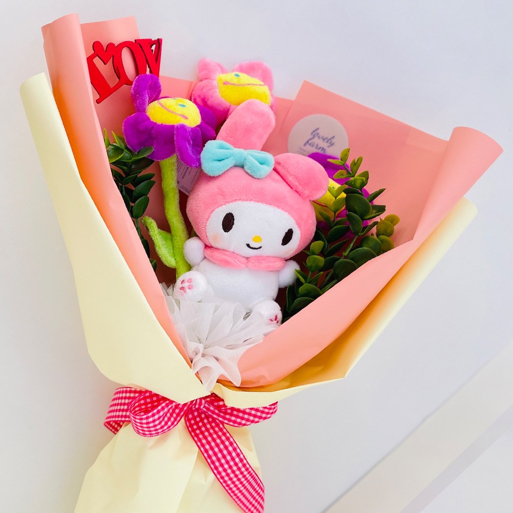 러블리팜 산리오 인형 + 스마일 꽃인형 3p + 케이크 토퍼 + 조화 꽃다발 세트 15,480원