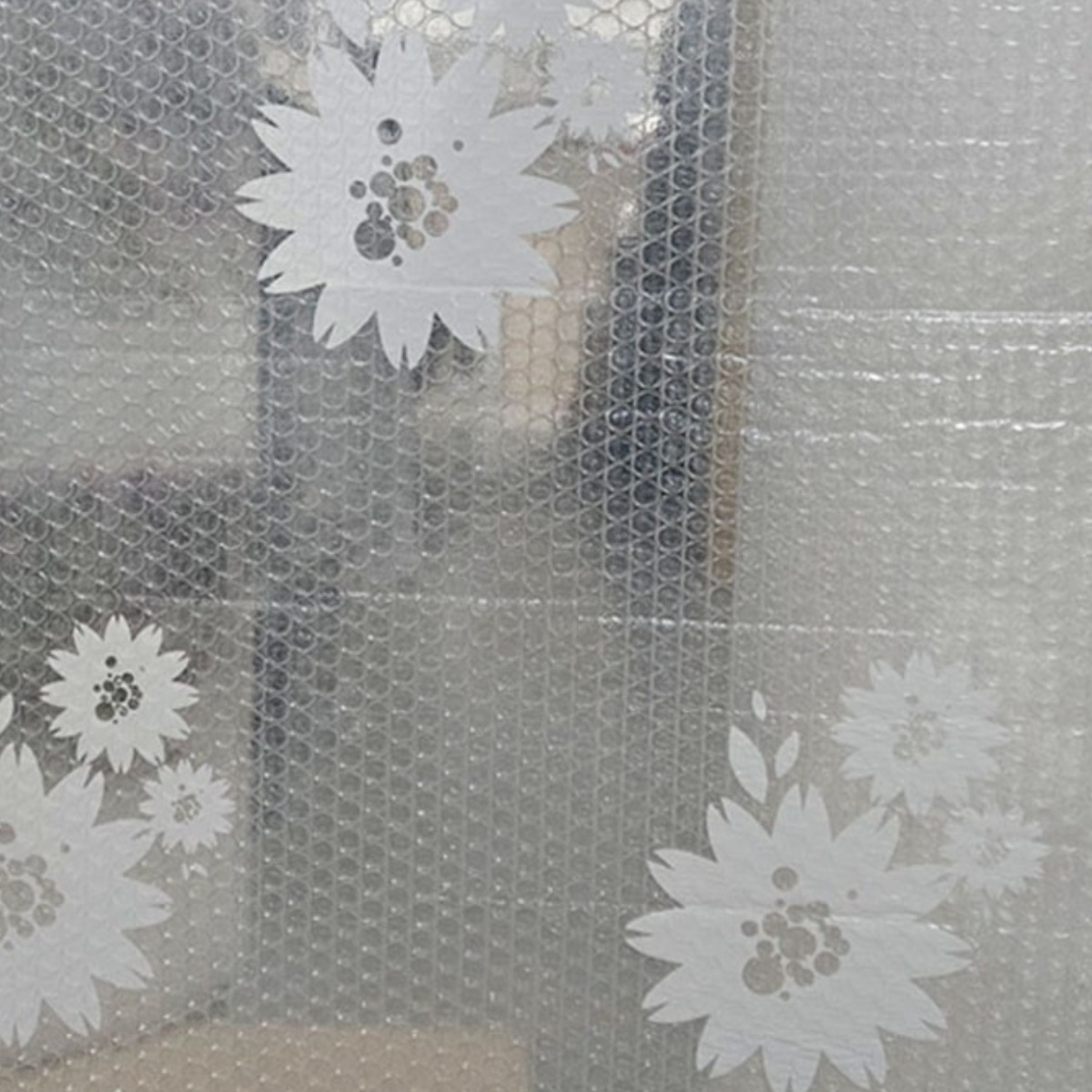 데코마당 무료배송 에어캡 뽁뽁이 단열 방풍비닐 창문 유리창 암막, 은색, 1개 13,000원