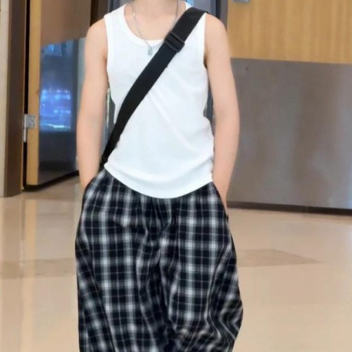 해피유통어린이 여름 민소매 탑과 체크 루즈핏 바지 세트 패셔너블한 캐주얼 스타일14세 이상 XG03 39,050원