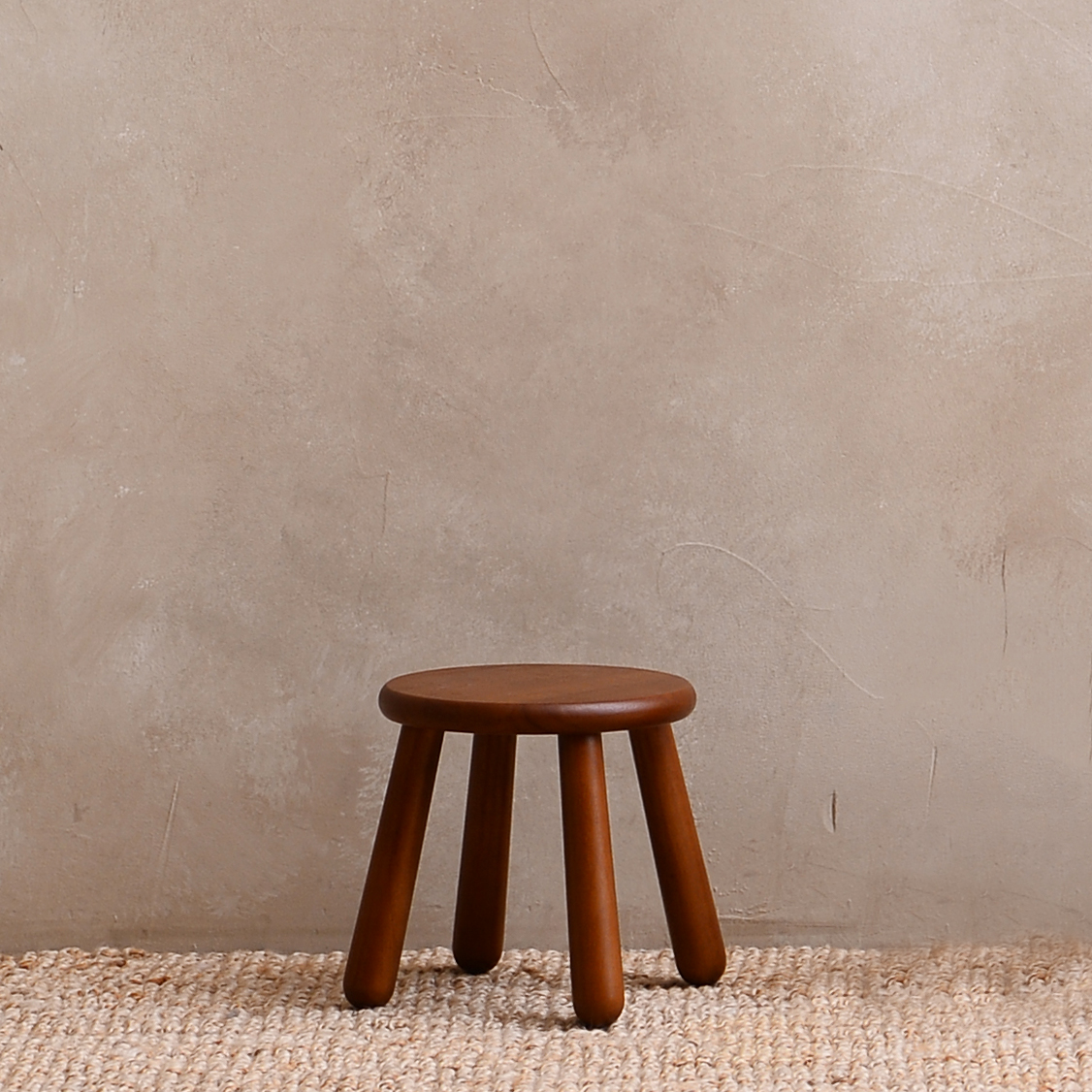 아이코닉하우스 애프터 글로우 스툴 220 13,900원