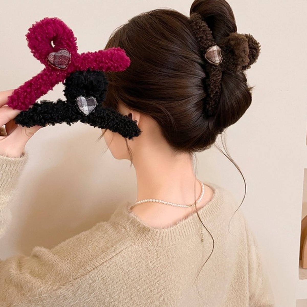 모스리나 [3개 세트] 뽀글이 체크 하트 집게핀 세트 11,900원