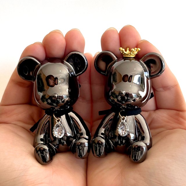 [1+1세트] 픽도큐먼트 크롬 차량용 방향제 베어브릭 2개 28,900원