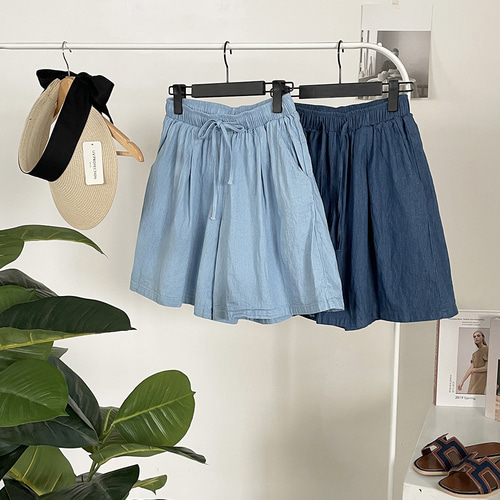 [리리모드] 끌로 코튼 데님 숏 와이드 반바지 스판좋은 A라인 시원한 여름 무지 플레어 치마바지 15,500원