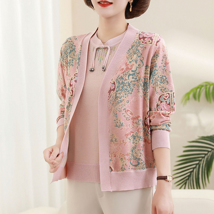 엄마의 초가을 신상 카디건 스웨터 세트 중년 여성 의류 봄가을 패션 니트 중년 여성 상의 27,500원