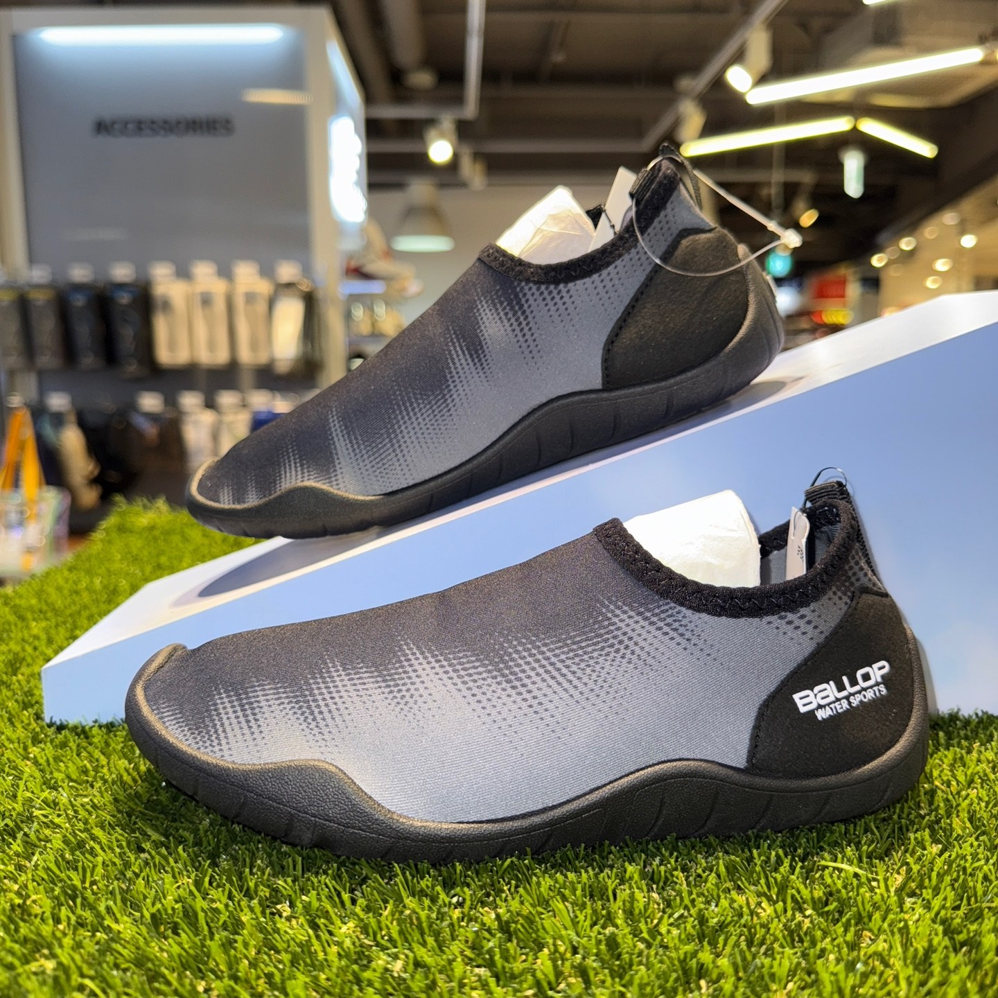 밸롭 [NC13밸롭] 남자 여자 외부 충격 방지#미끄러움방지#빠른 배수력#가볍고 발을 편안하고 안전하게 보호하는 아쿠아슈즈 물놀이신 25,000원