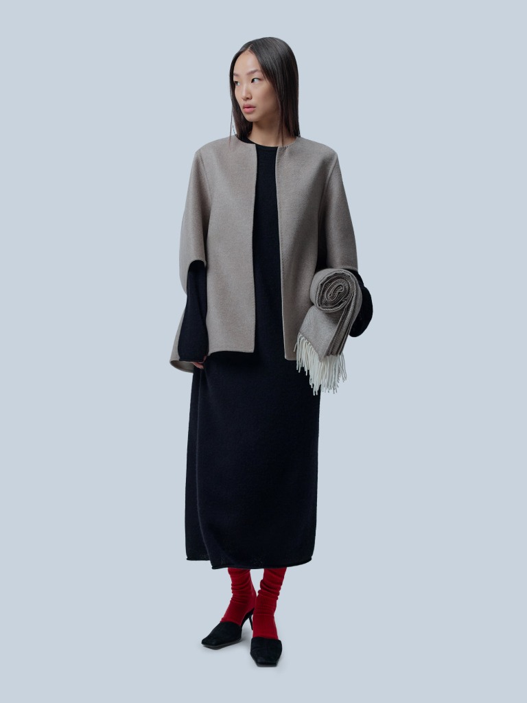 [GOBI] 고비 캐시미어 여성 라운드넥 판초 자켓 919,000원