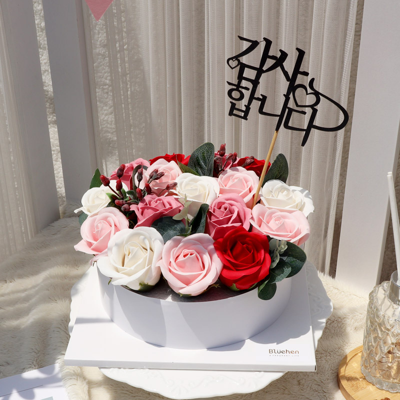 블뤼엔 조화 플라워 로즈케이크 대 + 감사합니다토퍼 15,660원