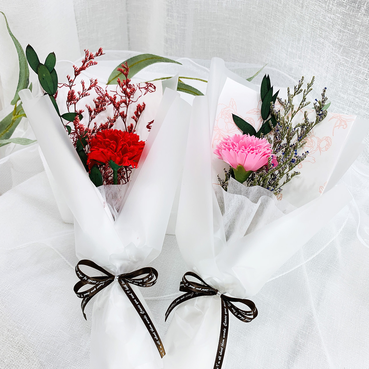 노블리 프리져브드와 비누꽃 카네이션 한송이 + 감사카드 + 용돈봉투 2종세트 + 쇼핑백 11,050원