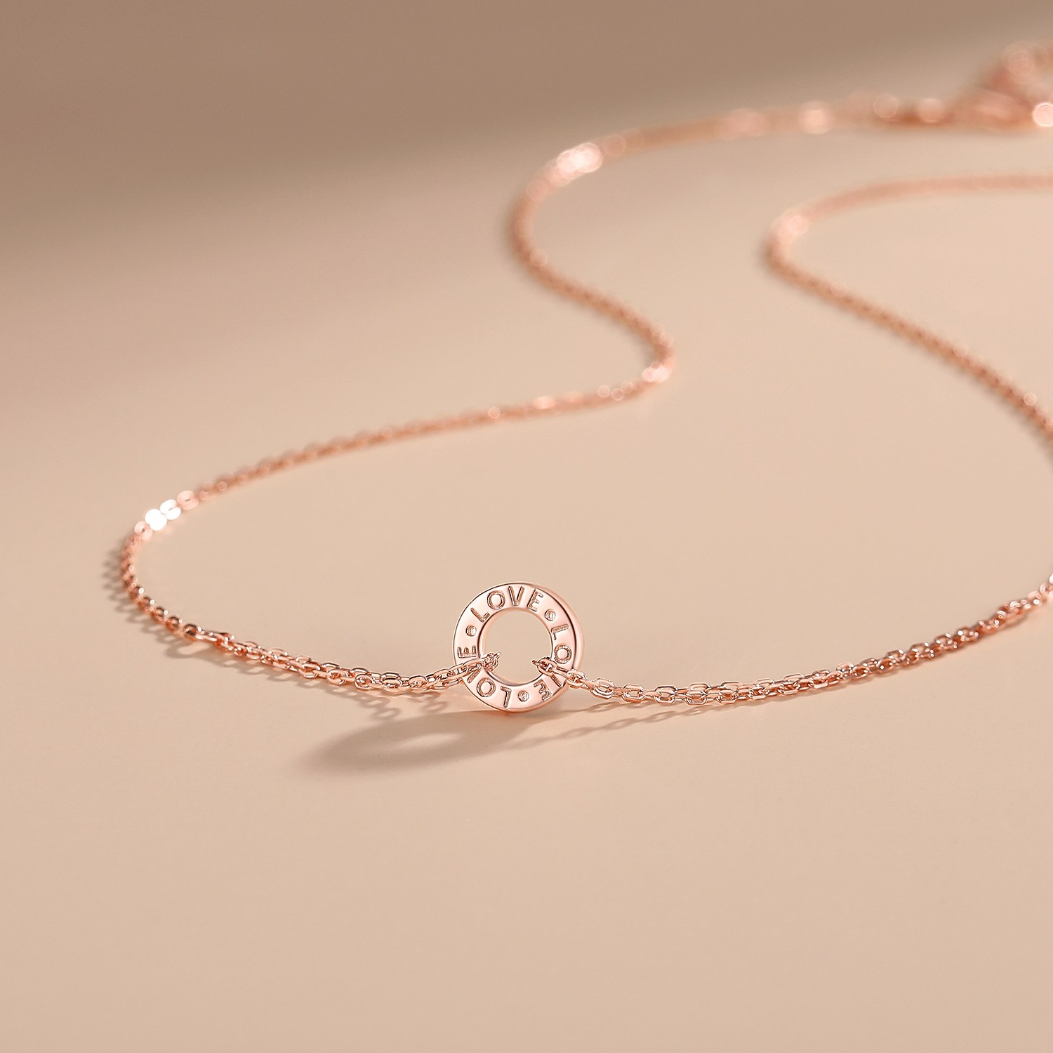 14K/18K 골드 여자 목걸이 로마 원형 LOVE 이니셜 펜던트 생일 기념일 발렌타인데이 주년 기념 선물 348,800원