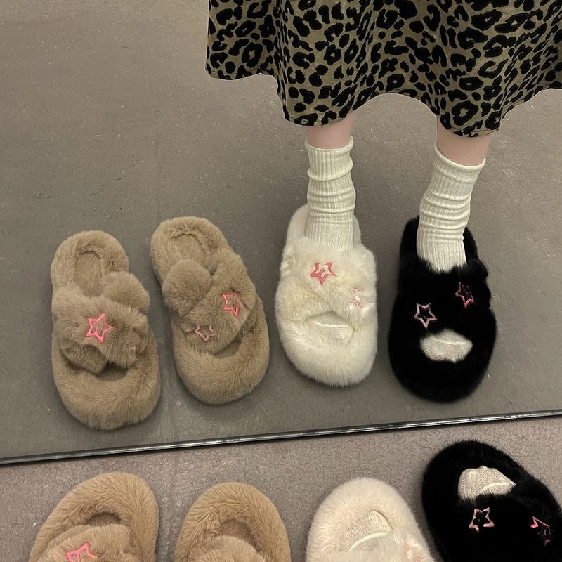 여성용 뽀송한 크로스 퍼 스트랩 겨울 실내화 큐티 컬러 오각별 몽실몽실 털슬리퍼 따뜻하고 부드러운 슬리퍼 발편한 보온 방한퍼 미끄럼방지 푹신한 거실 사무실 학교 층간소음방지 거실화 24,630원