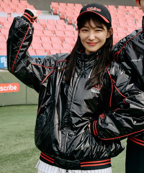 1993STUDIO LG트윈스x1993스튜디오 나일론 배색 유광 점퍼 블랙 149,500원