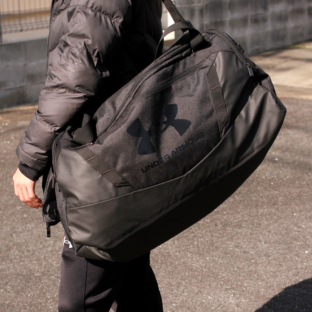 언더아머 UA 언디나이어블 5.0 MD 더플백 헬스용품 스포츠가방 데일리 운동가방 넉넉한 사이즈, 블랙, 1개 62,300원