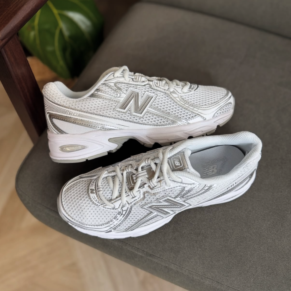 뉴발란스 740 화이트 운동화 (+Konsai신발끈) 149,000원