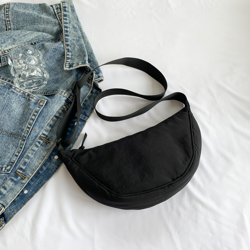 UDV 여성 반달 가벼운 여행 미니 크로스백 8,420원