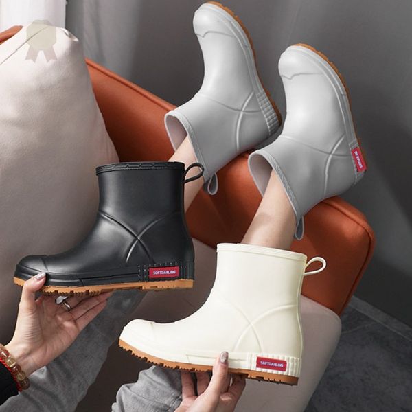 남녀공용 방수 장화 키높이 효과 미끄럼 방지 밑창 비오는날 신발 우천용 야외활동 27,980원