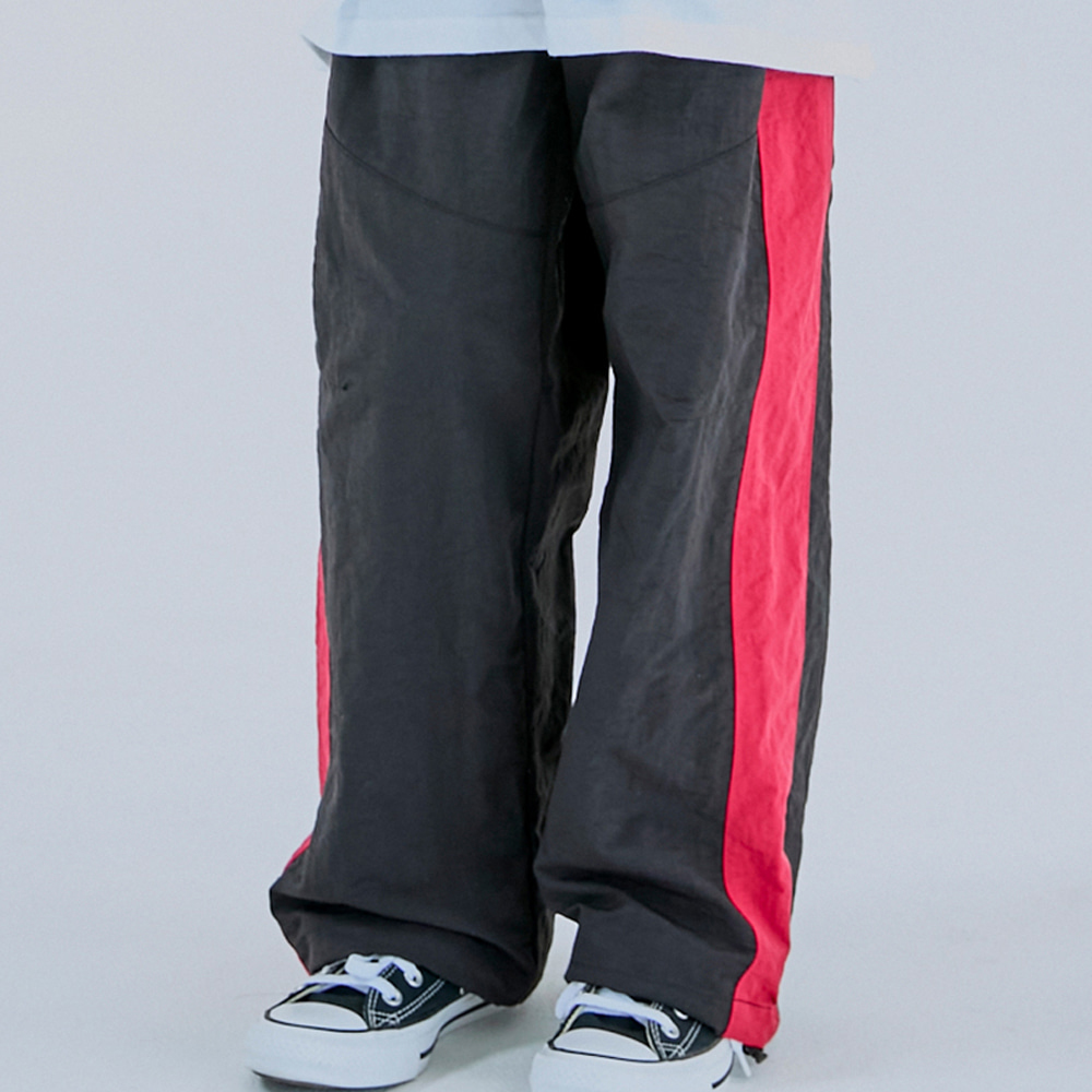 베리드 플로우 파라슈트 팬츠 42,940원