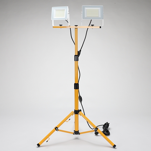 케이시조명 LED 투광기 투광등 스탠드 작업등 공사장 야간작업 야외 조명 100W 스위치형 전선방수 캠핑조명 세트상품 AS 2년 보장 58,900원