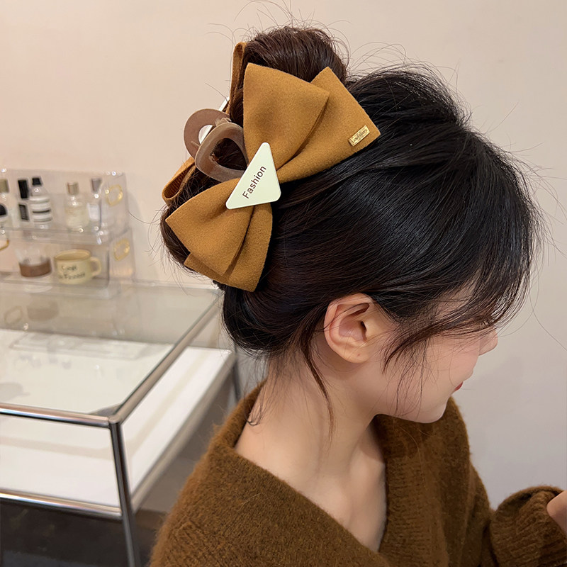 도니주니 벨벳 니트 여성 리본 헤어 집게핀 12,900원