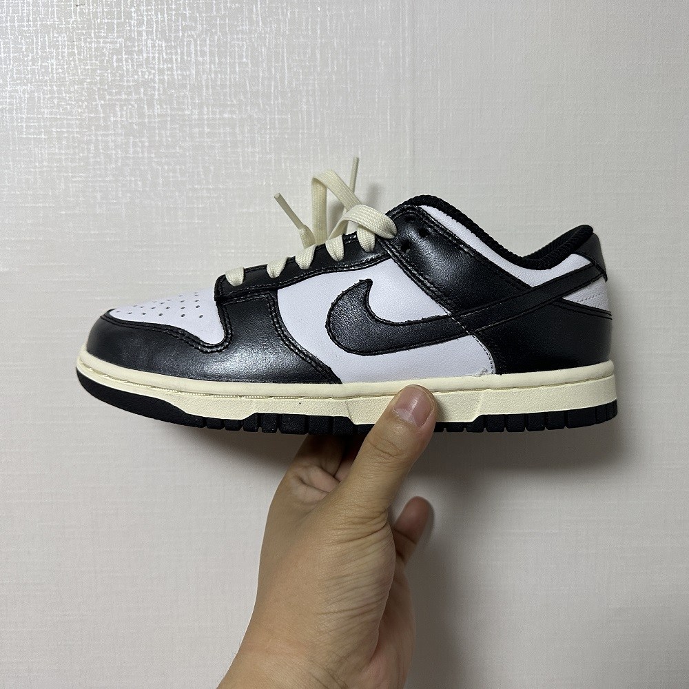 나이키 여성 덩크 로우 프리미엄 FQ8899-100 99,000원