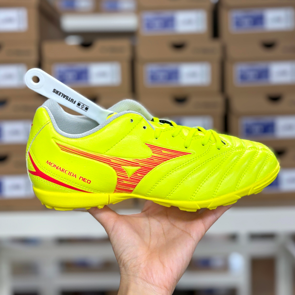 미즈노  발볼넓은 풋살화 모나르시다 네오 셀렉트 AS TF 89,800원