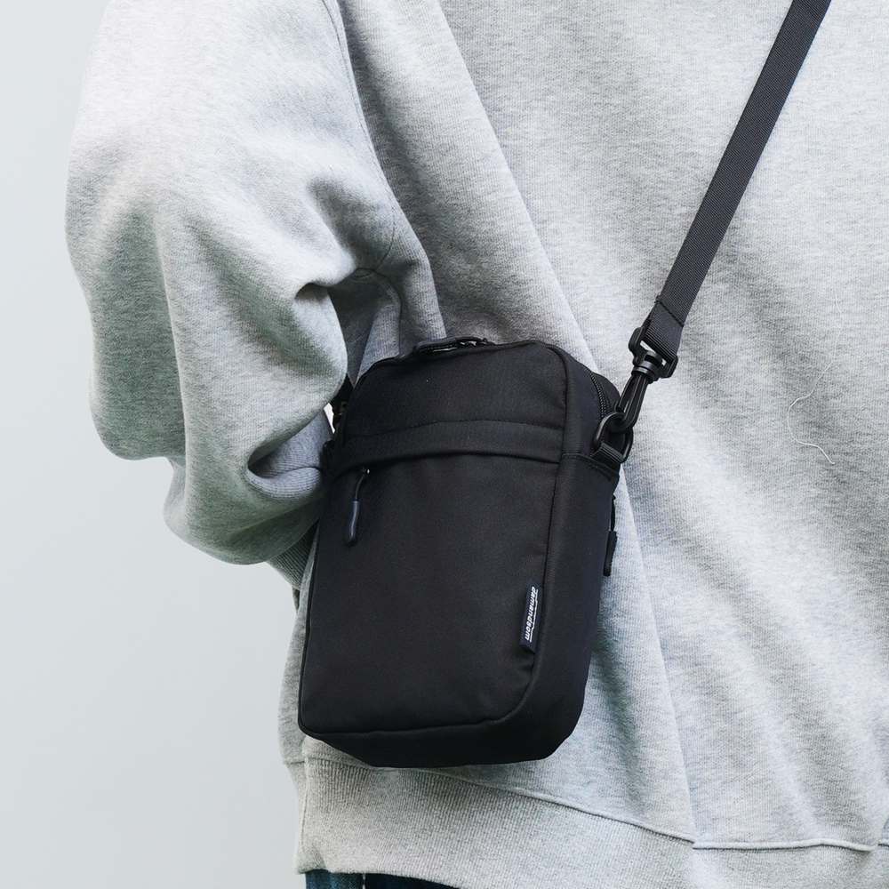 (담앤드솜 공식) 담코 크로스백 슬링백 여행용 방수 남녀공용 19,800원