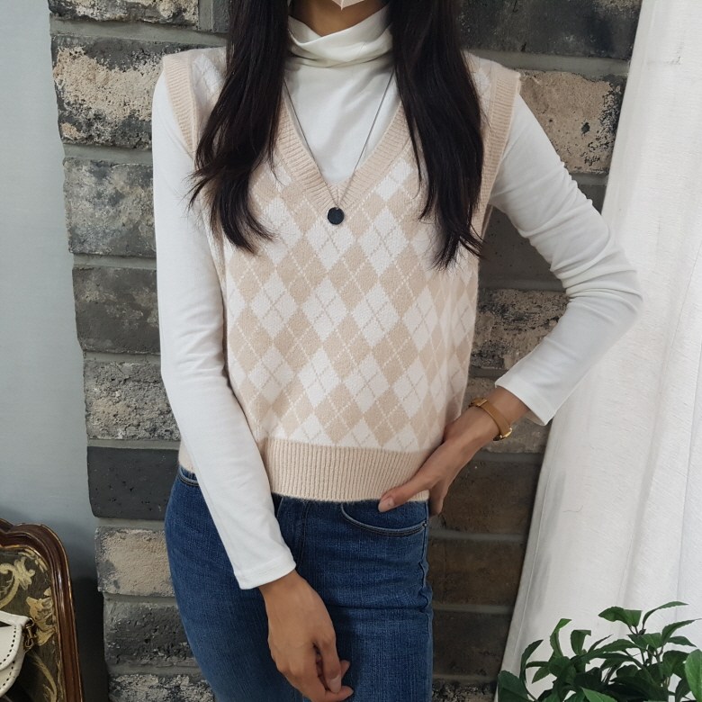 상상그이상 여성용 체크 아가일조끼 부드러운 촉감 좋은 찰떡 폴라 따뜻한 코디 세트 사이즈 좋은 배색 니트조끼 다이아 패턴 포인트 가볍고 따뜻한 가성비 좋은 레이어드 베스트 29,960원