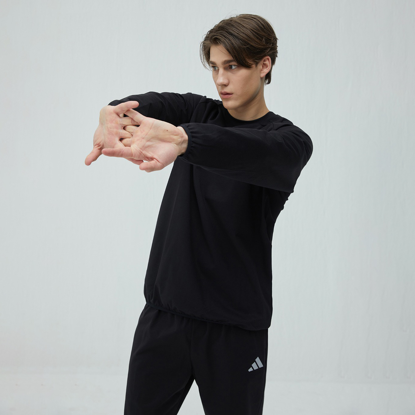 아디다스 컴뱃스포츠 크루넥 땀복 상하의 세트 59,000원