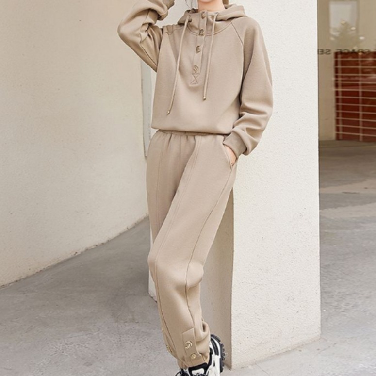 TIMEPURE 여성 트레이닝 세트 봄가을 신상 루즈핏 패션 긴팔 후드 쫀쫀 스판 나그랑 맨투맨+핀턱 밴드 일자바지 팬츠 상하의세트 빅사이즈까지 31,410원