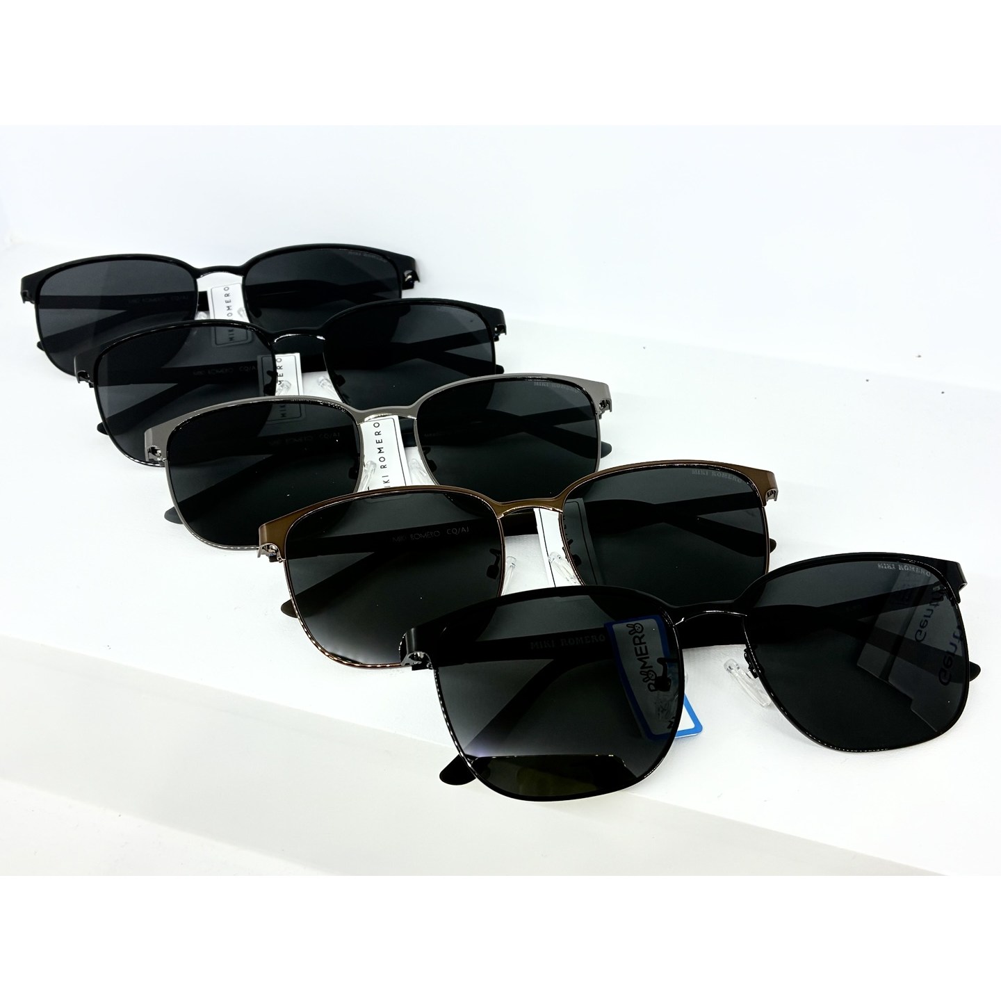 미키로메로 MR8021 남여공용 일상 운전 슬림핏 하프프레임 선글라스 92,000원