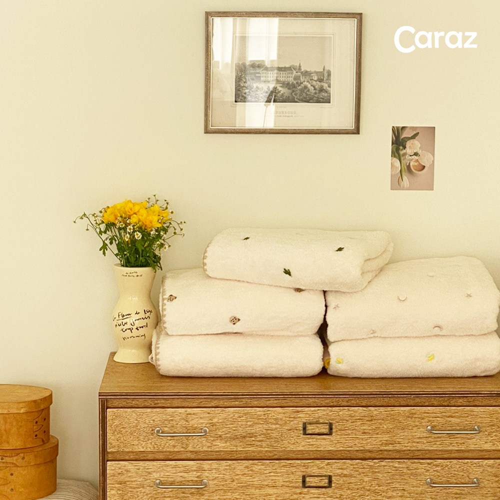 카라즈 포근하고 섬세한 유아 극세사 자수 블랭킷 59,000원