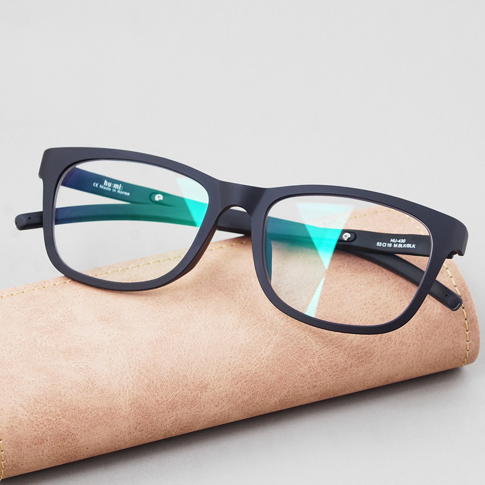 하루홀릭 국내생산 자외선 블루라이트 차단 시력보호 안경겸용 초경량 남여공용 라식 라섹후 운전 사무용 스포츠 레저 변색선글라스 37,500원