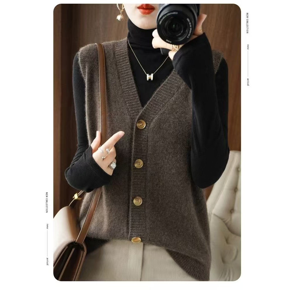 제이앤씨 고가 브이넥 버튼 니트 조끼 24,900원