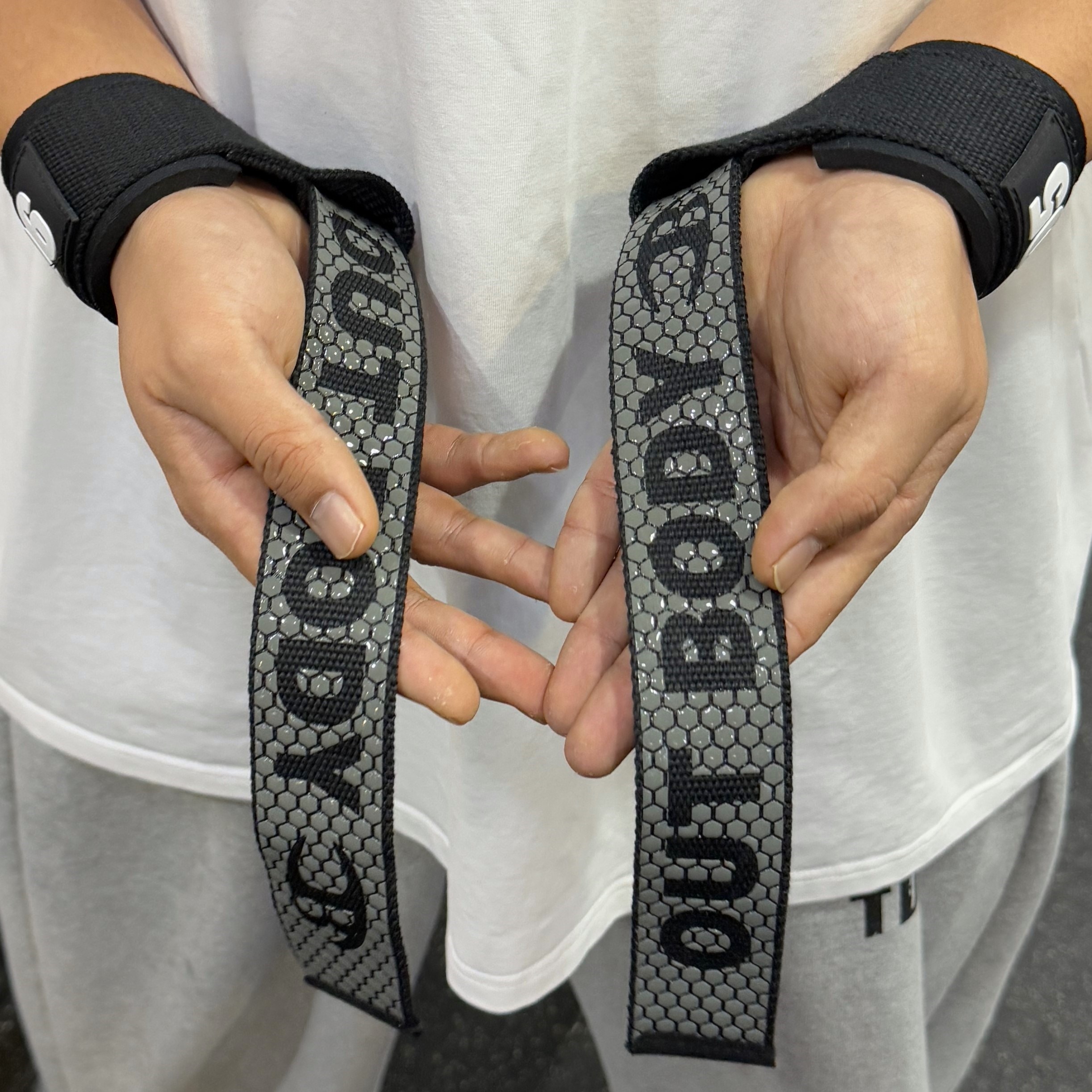 905 헬스스트랩 리프팅 그립 데드리프트 줄스트랩 헬스장갑 손목보호대 렛풀다운, 블랙, 1세트 10,500원