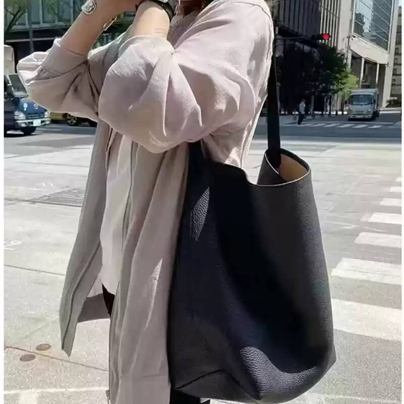 한지민가방 빅백 파크백 버킷백 호보백 보부상 가방 휘뚜루마뚜루가방 가죽 토트백 리치 소가죽 대용량 통근 숄더백 59,500원