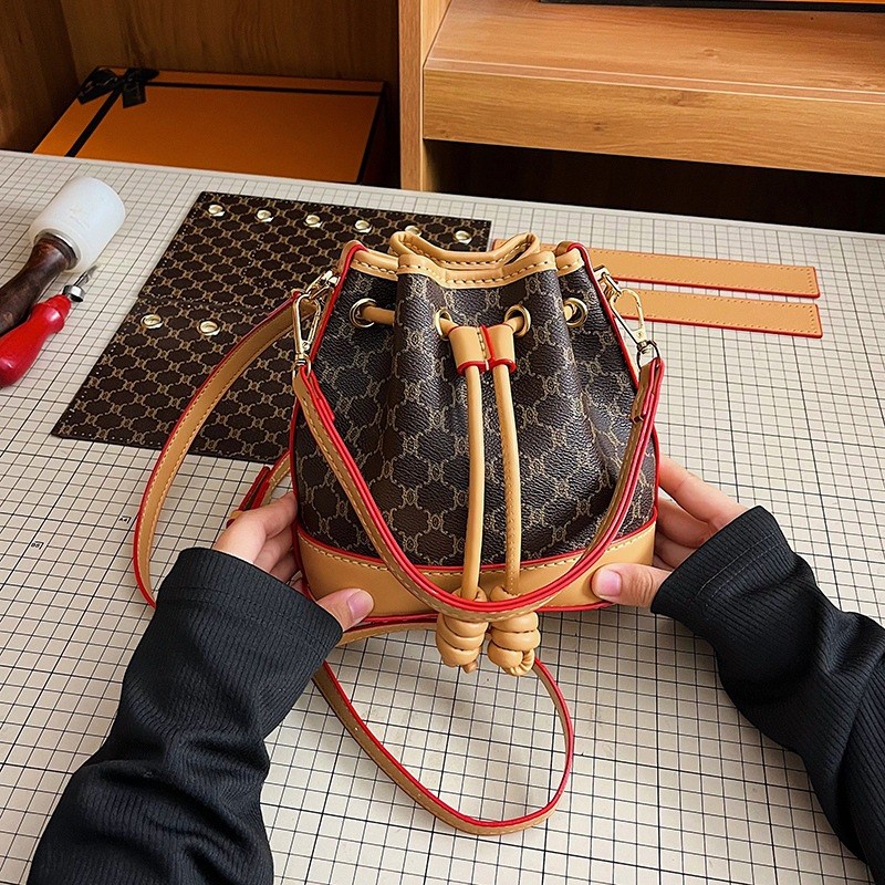 탑씨유 가죽공예 DIY 키트 가죽가방 만들기 diy 세트 직접 만드는 패턴 버킷 크로스백 DIY 키트 19,900원