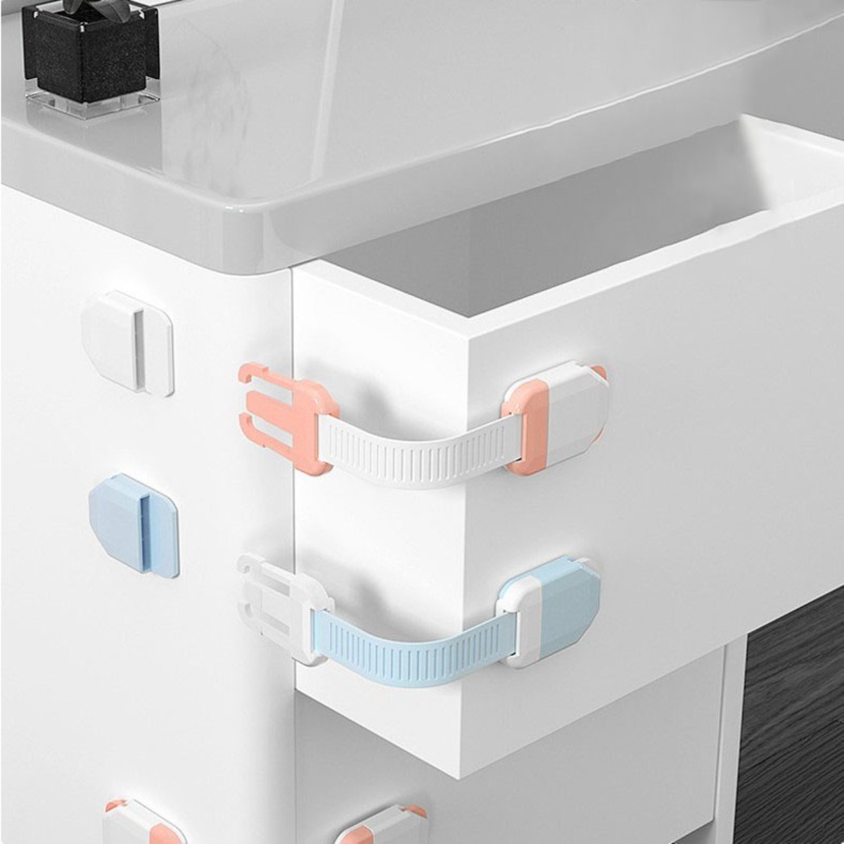 접착식 서랍 안전 잠금장치 문열림 손끼임 방지 밴드형 8,900원