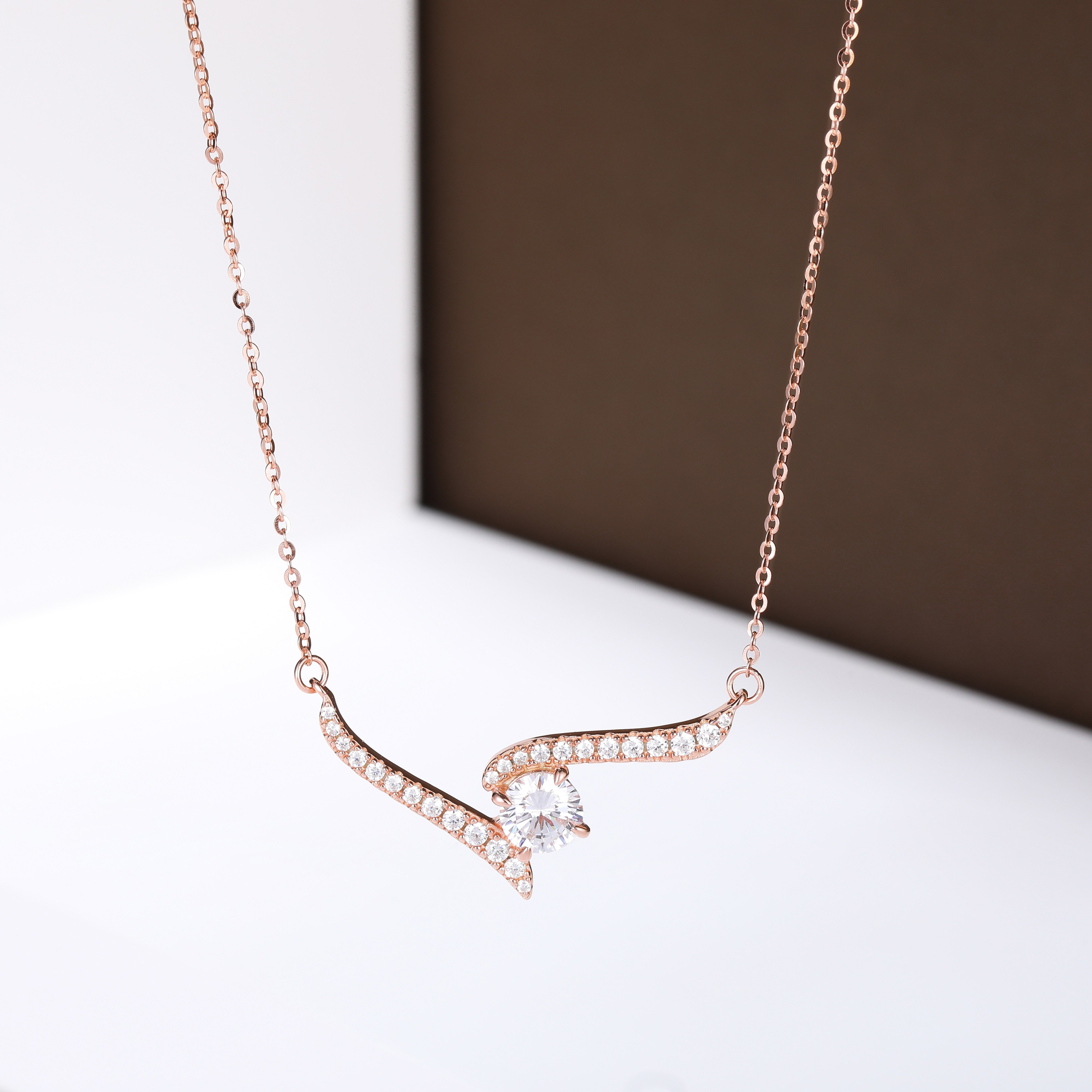 S925 실버 물결 라인 모이사나이트 목걸이 1캐럿 14K/18K 도금 우아한 데일리 선물 GRA 인증 148,800원