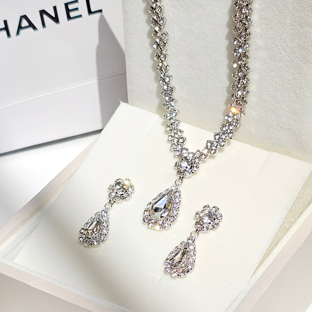 일호장신구 물방울 큐빅 포인트 목걸이 앤 귀걸이 화려한 연주회 웨딩 파티 주얼리 14,900원