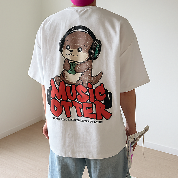 테이크잇컴퍼니 아이스 분또 수달 프린팅 오버핏 반팔 티셔츠 커플 여름 티 흰티 나염 30,700원