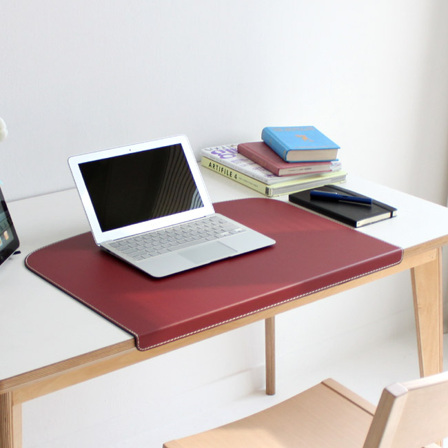 가죽과 메탈로 제작한 650 가죽 데스크패드 매트 장패드, 다크브라운 48,800원