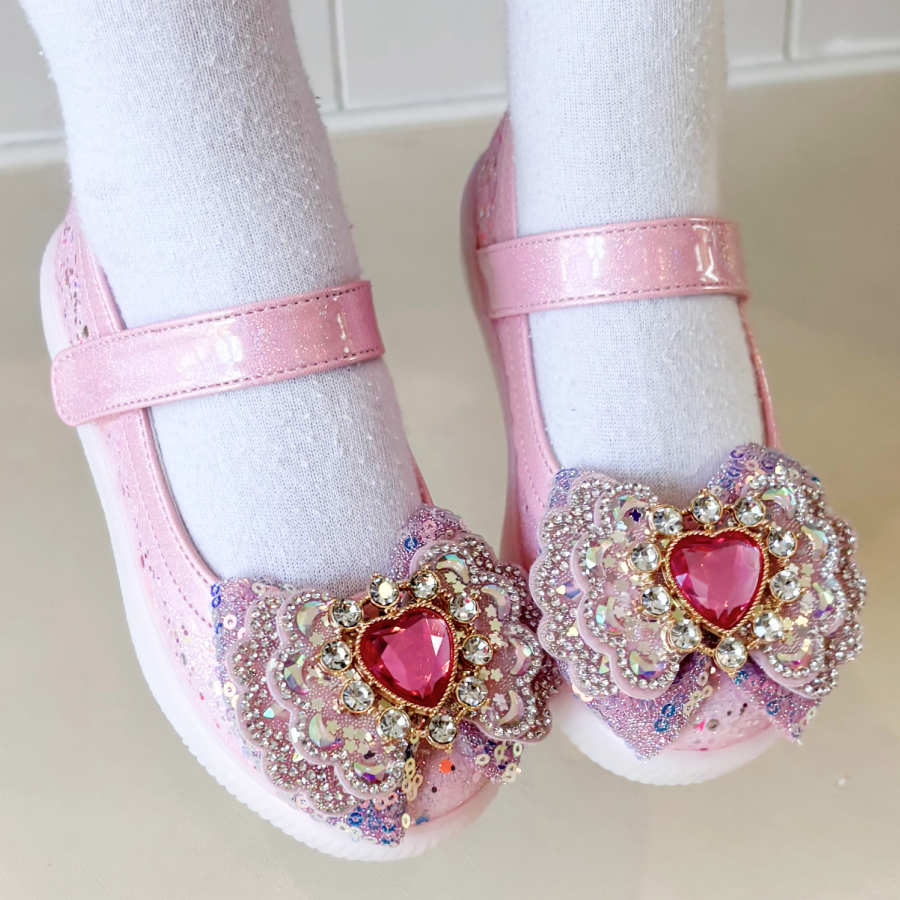 프롬베베 여아용 칼리 큐빅하트 LED 구두 슬립온, 현재가 39,000원