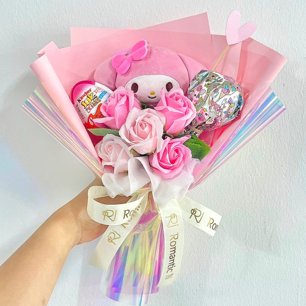 로맨틱앤 인형 꽃다발 산리오 시나모롤 쿠로미 어린이 킨더조이꽃다발, hot pink, 1개 24,900원