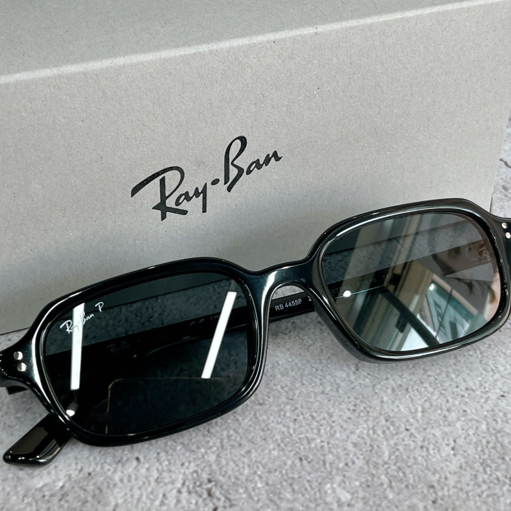 레이벤 RB4455F 주리 선글라스 ZURI 블랙 편광렌즈 187,760원