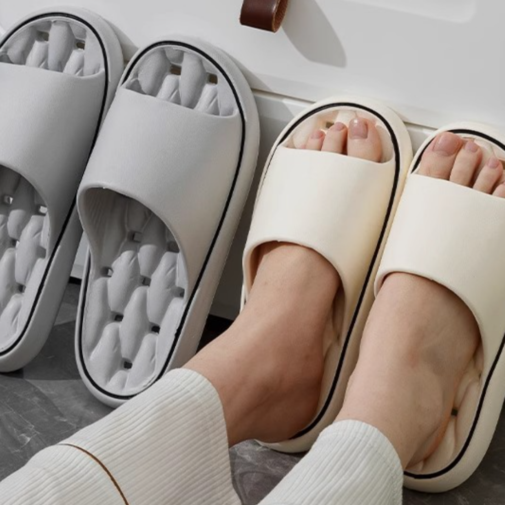 대세스토어 물빠짐 미끄럼방지 커플 욕실화, 1세트, 아이보리 + 그레이 14,000원