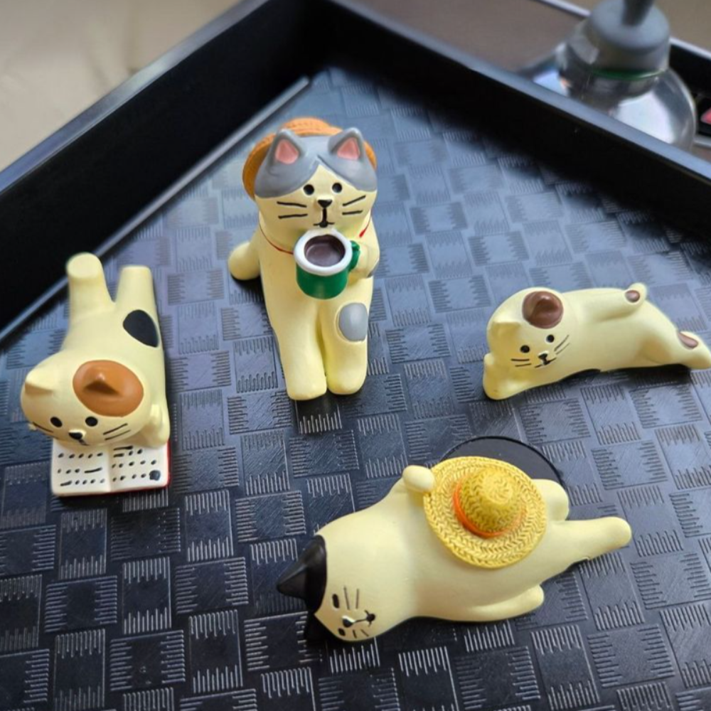 Aegen 차량용 악세사리 피규어 인테리어 용품, 4개, 혼자 잘 노는 고양이 4종 세트 15,900원
