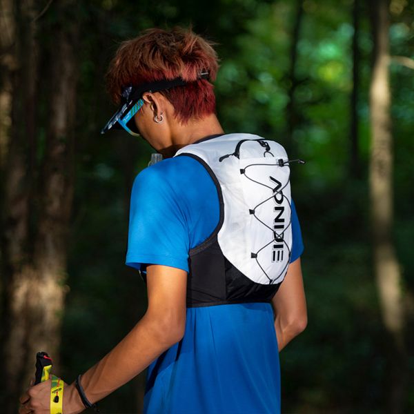 오니지 트레일러닝 조끼 초경량 베스트 등산배낭 10L 클레버 V8 168887 155,900원