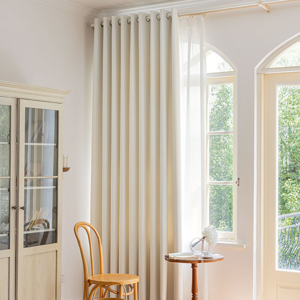 사라하우스 크림 형상기억 가공 양면 암막 호텔 안방 거실 커튼 아일렛형 21,800원