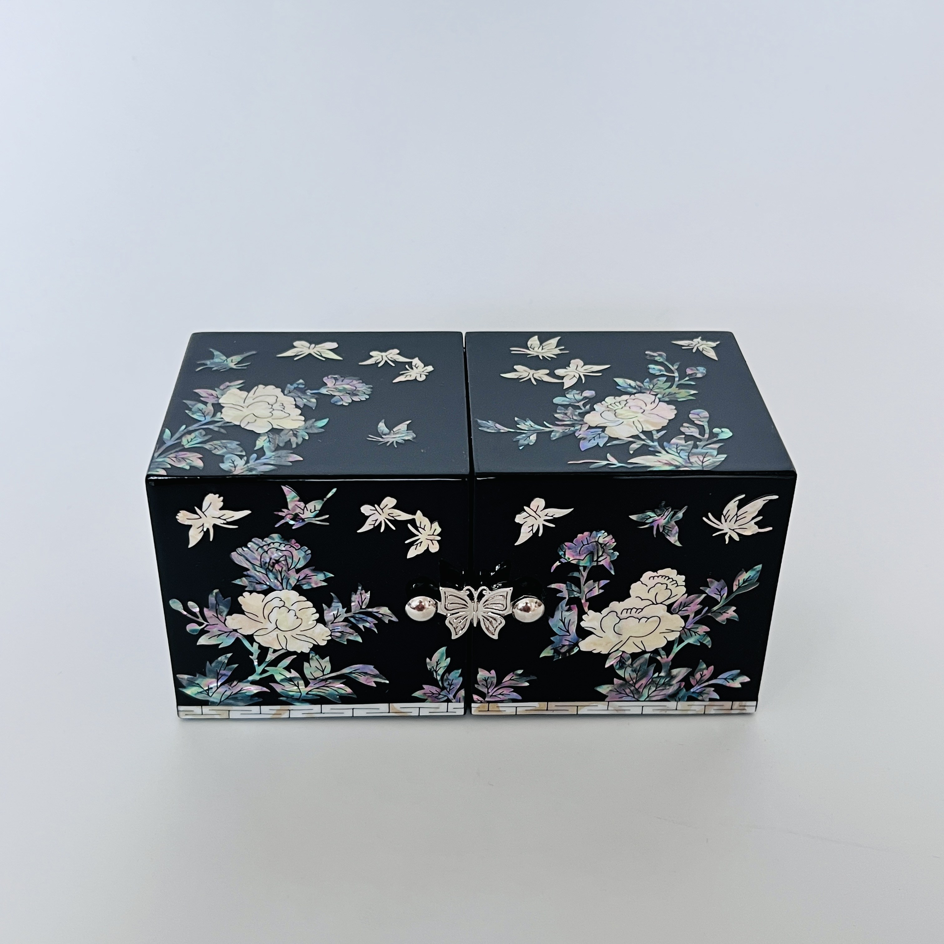 키렌홈데코 블랙 목단 자개함 외국인이 좋아하는 선물 5단 자개보석함 고급 자개함 바이어선물 55,000원