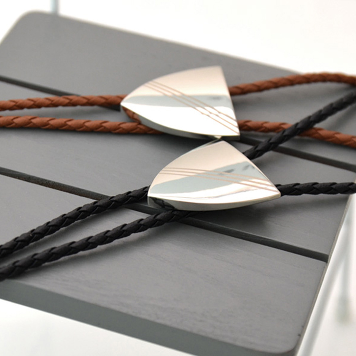 디포나인 심플 루프타이(이니셜각인) 24,700원