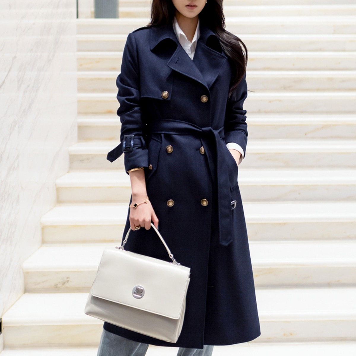 네이비 헤링본 더블 트렌치코트 금장단추 견장 벨티드 정사이즈 오피스룩 98,000원